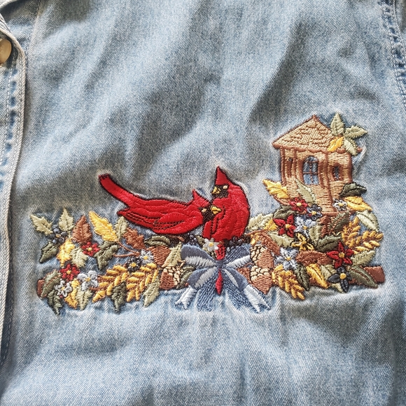 Vintage Bobbie Brooks Floral and Cardinal Embroidered Denim Shirt Womens Size XL - Picture 4 of 8